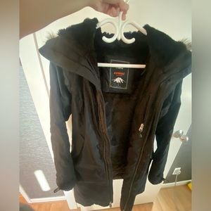 Aritzia Avoriaz parka
